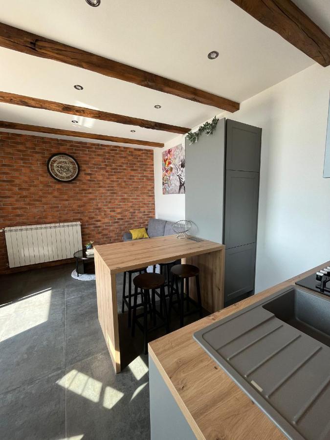 Apartman Sara S Pogledom Na More Lovran Buitenkant foto