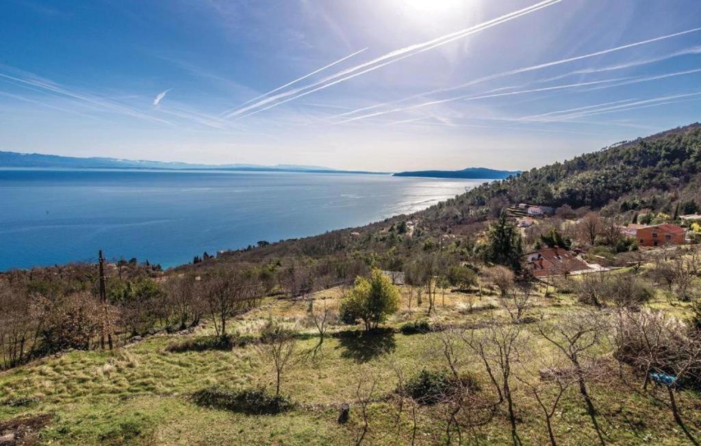 Apartman Sara S Pogledom Na More Lovran Buitenkant foto